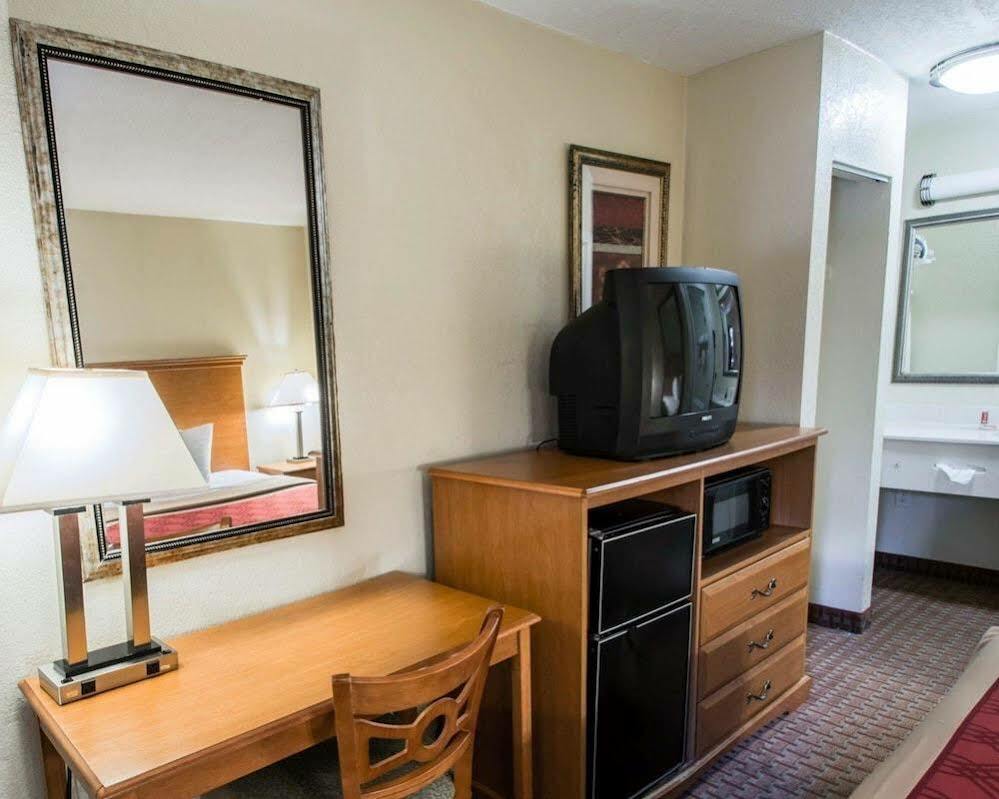 Quality Inn Atlantic Beach-Mayo Clinic Jax Area Esterno foto